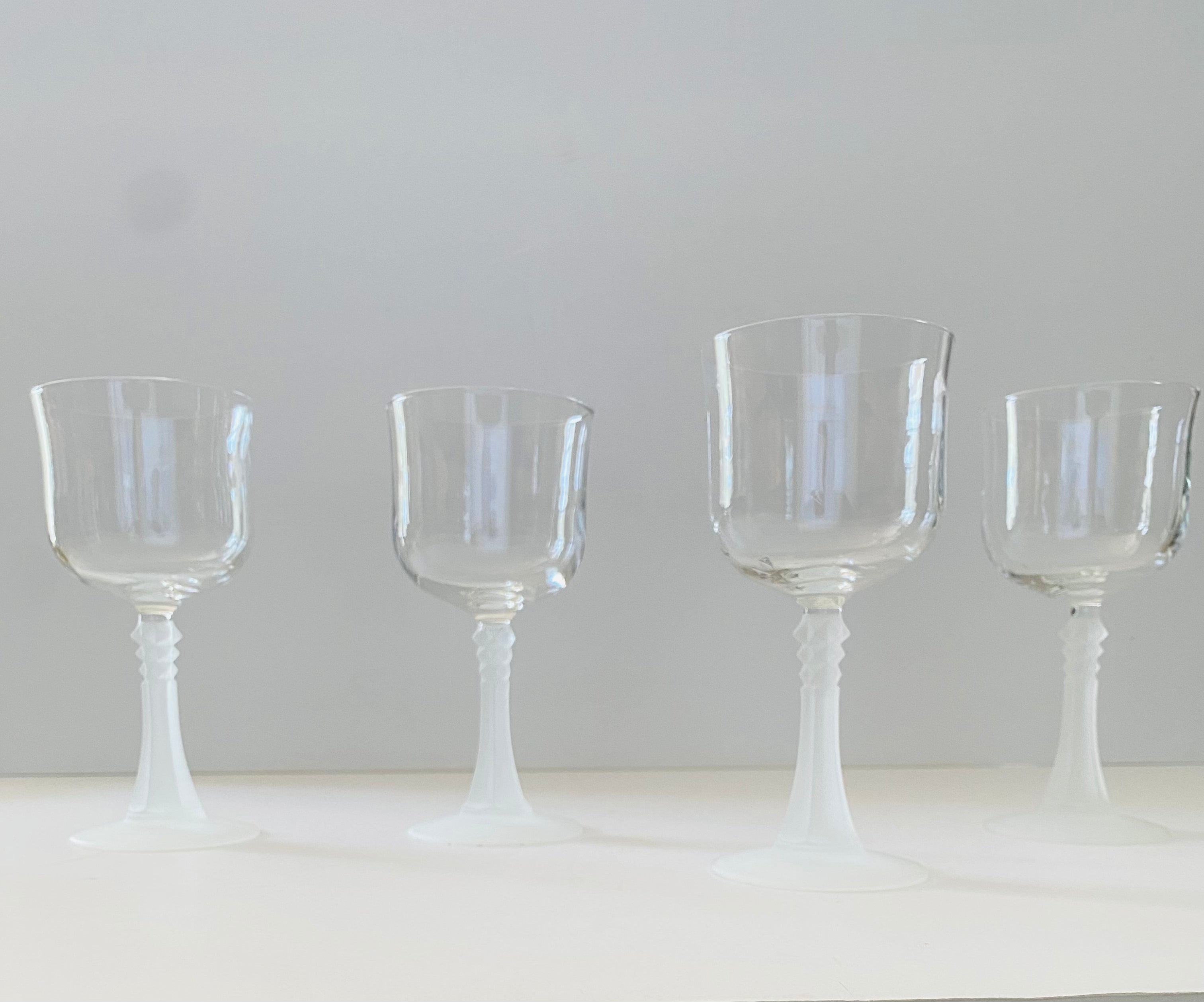 Cristal D'Arques Durand CRA37 Wine/Water Goblet With Frosted Stem Detail - Set of 4