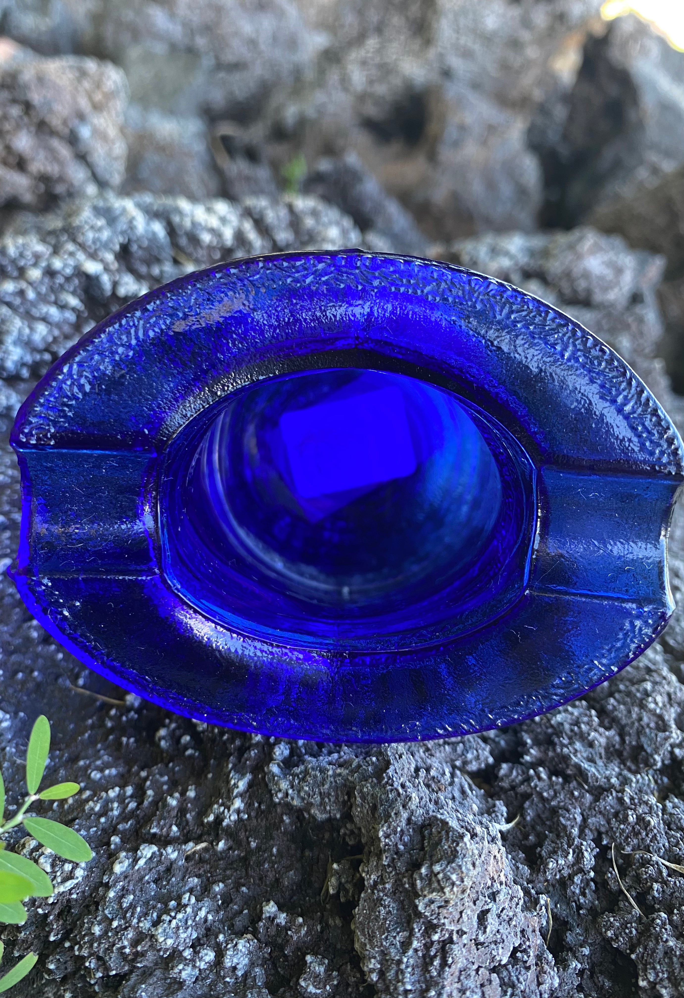 1950's Vintage LOWELL Cobalt Blue Glass Top Hat Astray